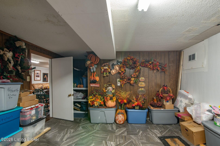 Listing Image 68