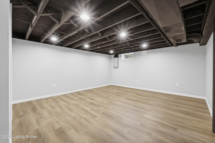 Listing Image 24