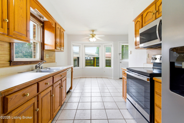 Listing Image 9