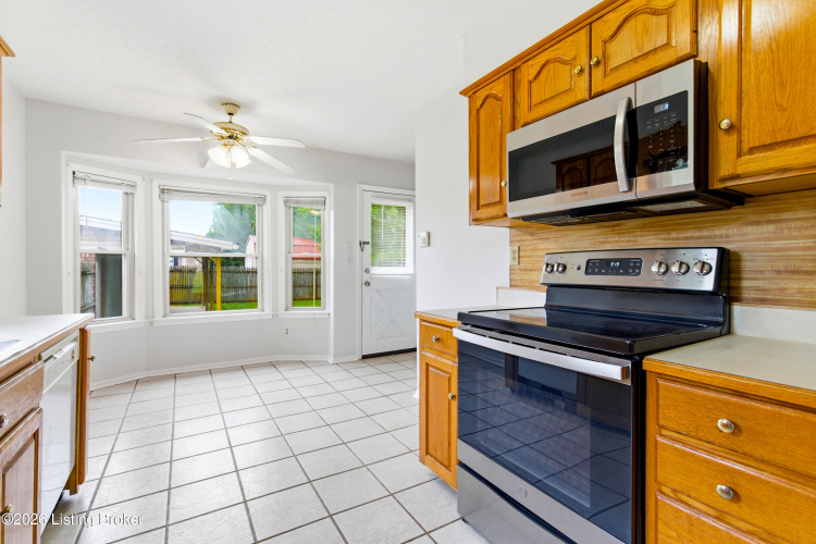 Listing Image 10