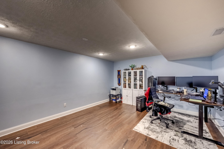 Listing Image 33