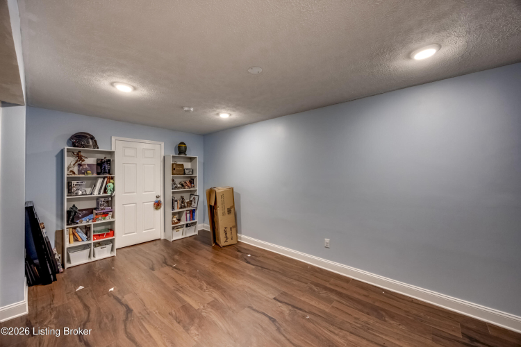 Listing Image 35