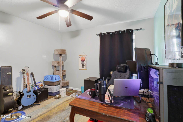 Listing Image 17