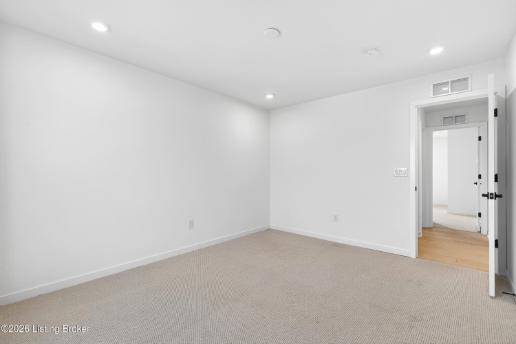Listing Image 59