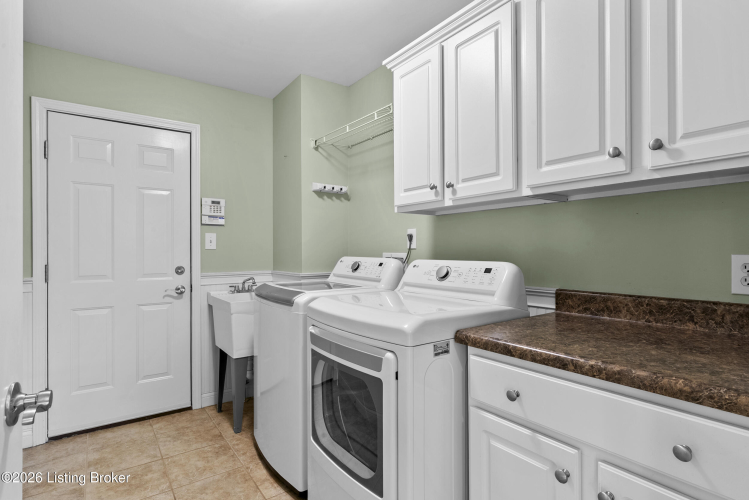 Listing Image 16