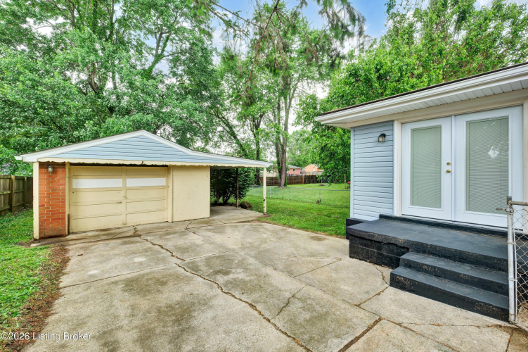 Listing Image 5