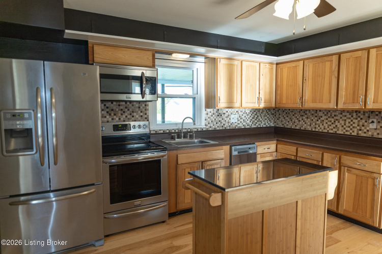 Listing Image 10