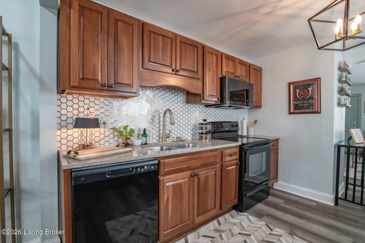 Listing Image 15