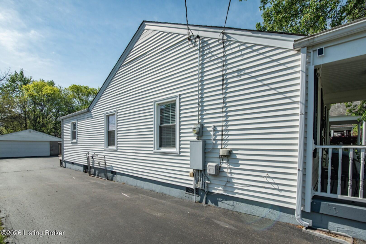 Listing Image 46