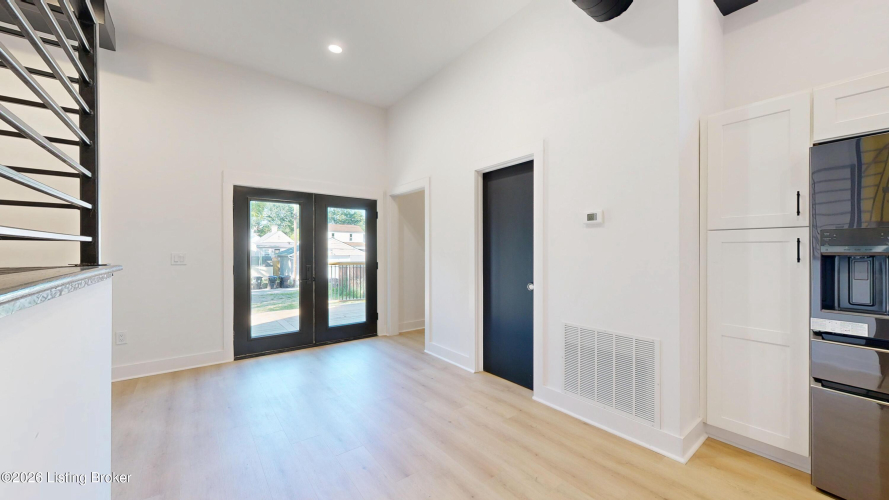 Listing Image 17
