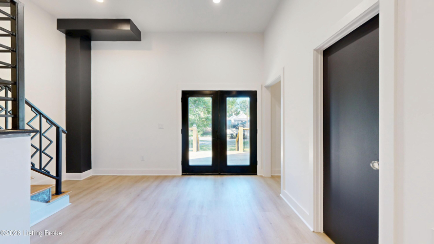 Listing Image 18