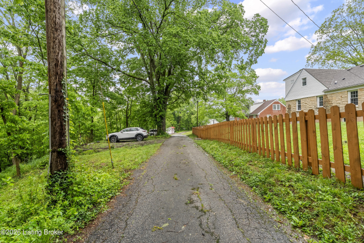Listing Image 43