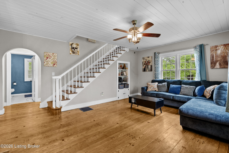 Listing Image 7