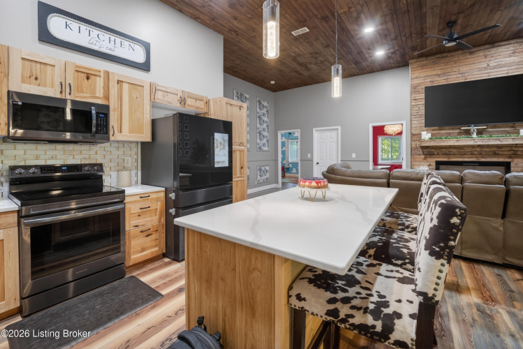 Listing Image 15