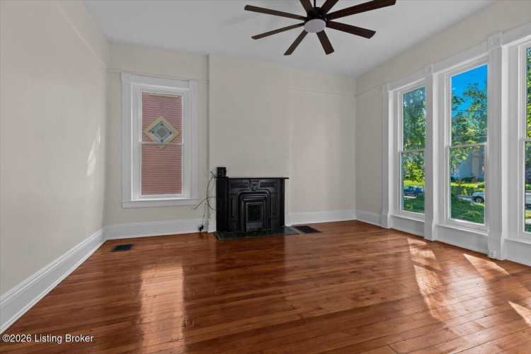 Listing Image 16