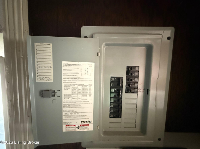 Listing Image 6