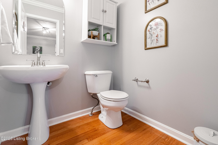 Listing Image 11