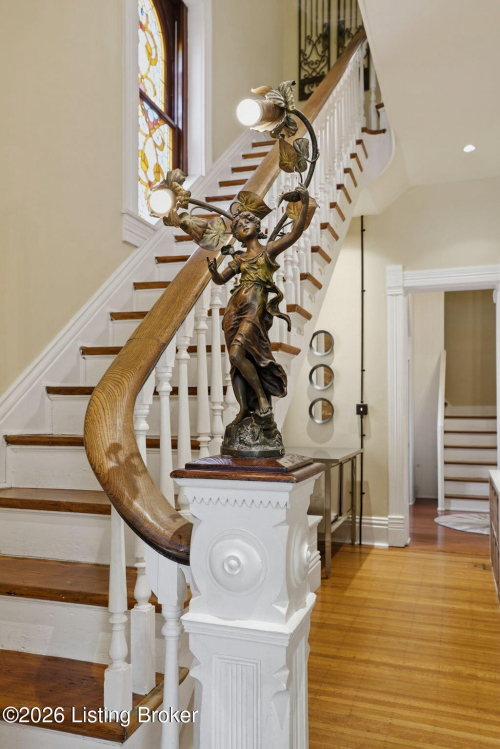 Listing Image 19