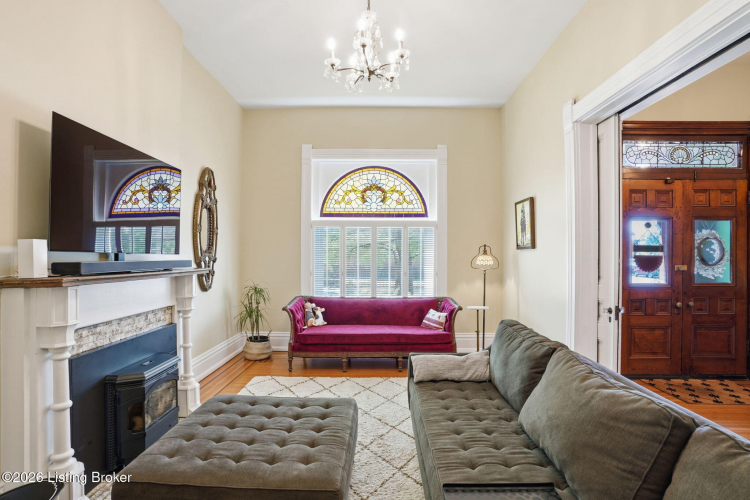 Listing Image 6