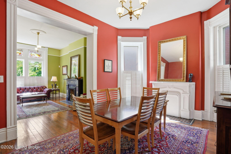 Listing Image 11