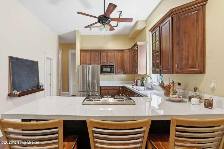 Listing Image 12
