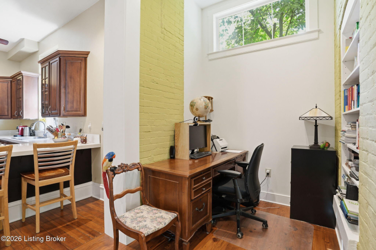 Listing Image 17