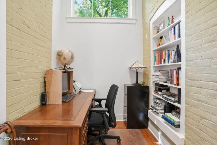 Listing Image 18