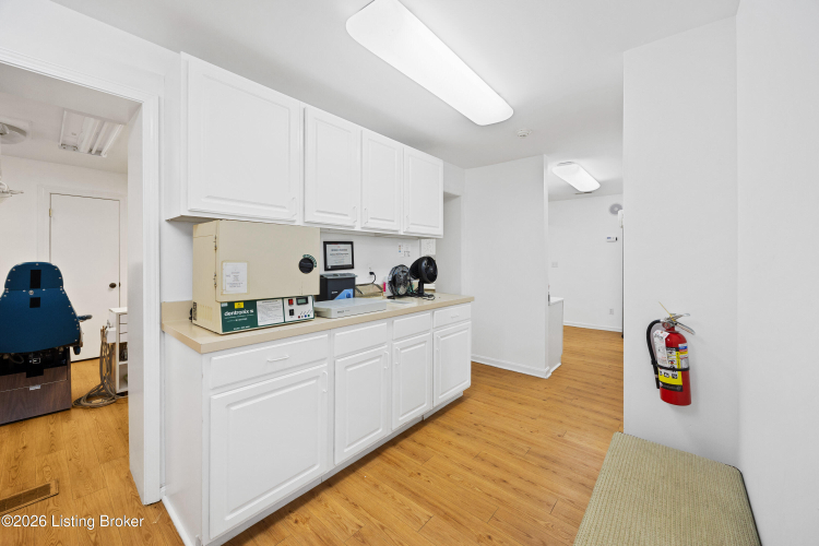 Listing Image 21