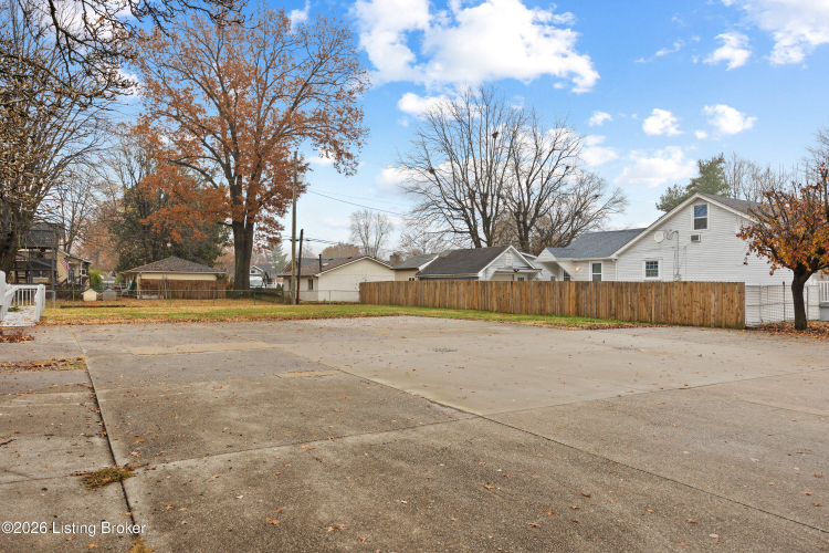 Listing Image 40