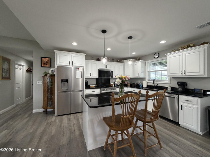 Listing Image 10