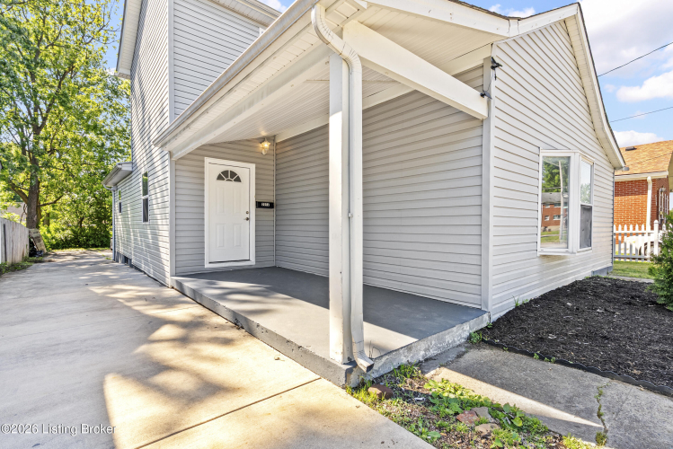 Listing Image 5