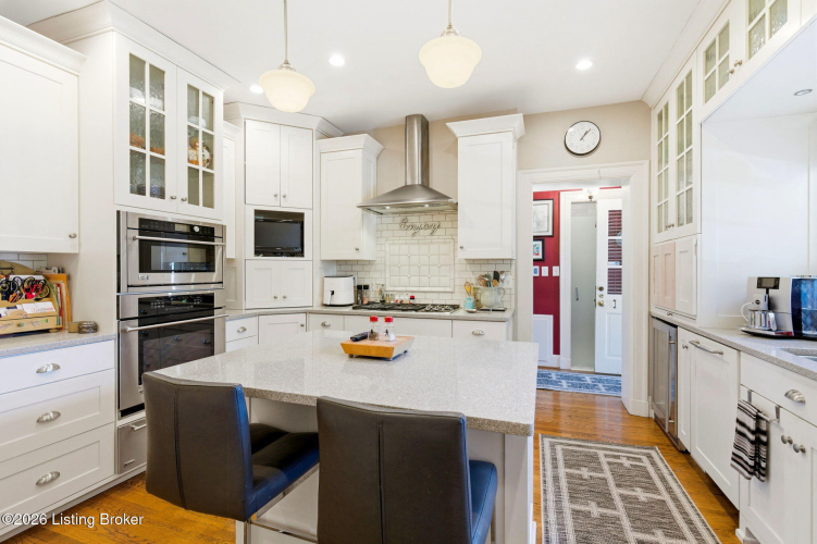 Listing Image 12