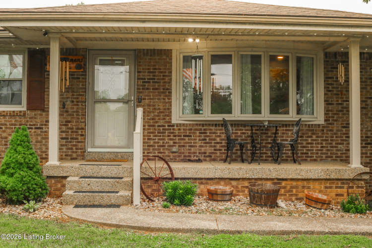 Listing Image 4