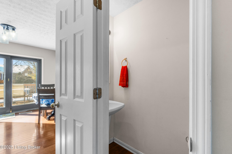 Listing Image 17