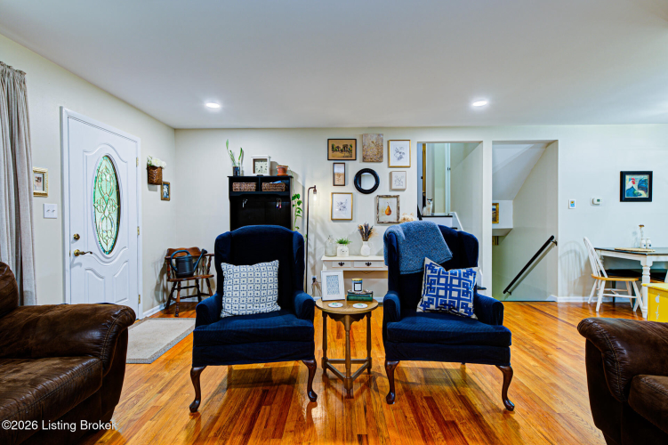 Listing Image 6