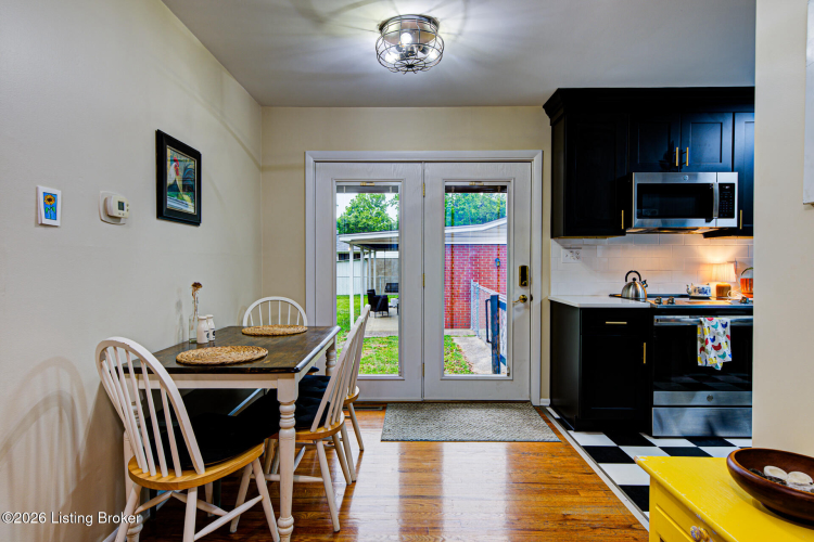 Listing Image 7