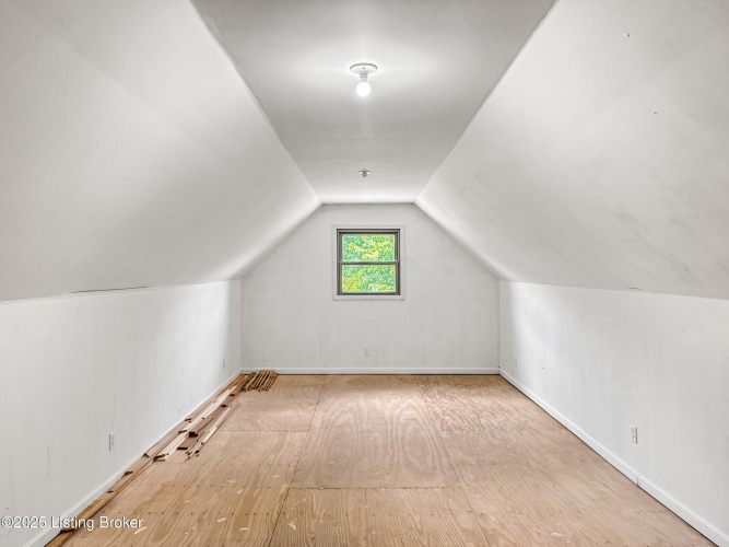 Listing Image 40