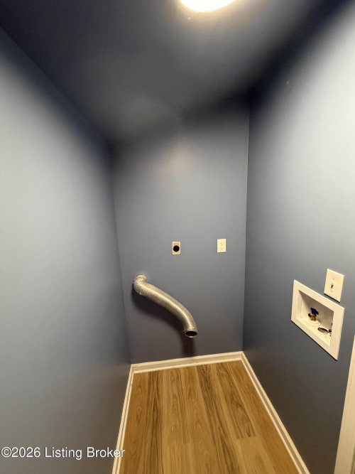 Listing Image 8