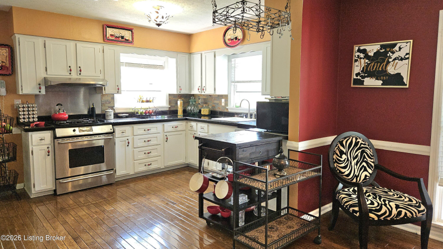 Listing Image 5