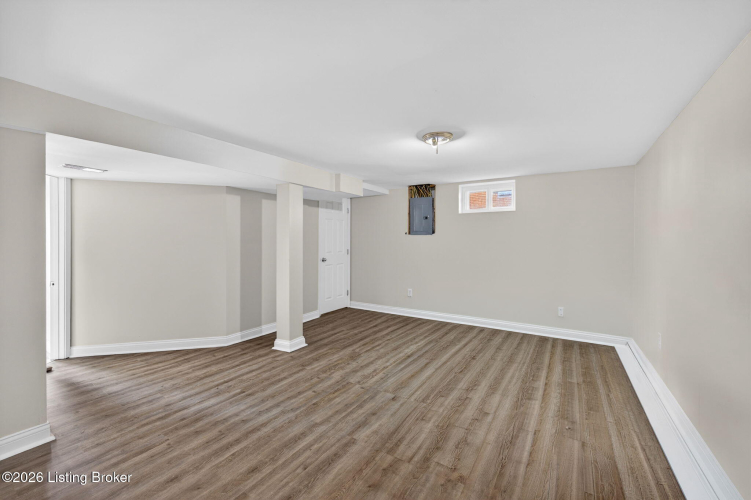 Listing Image 18