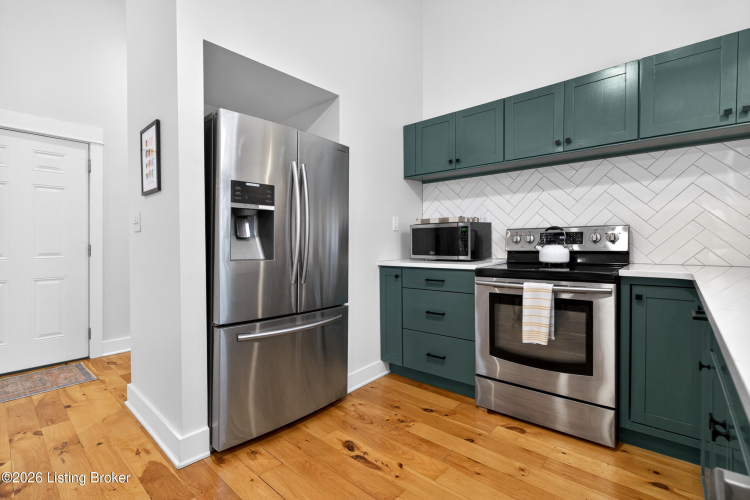 Listing Image 11