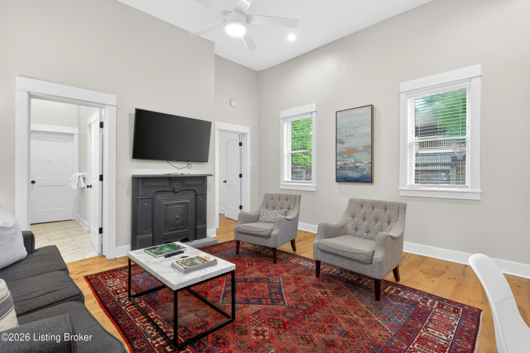 Listing Image 6