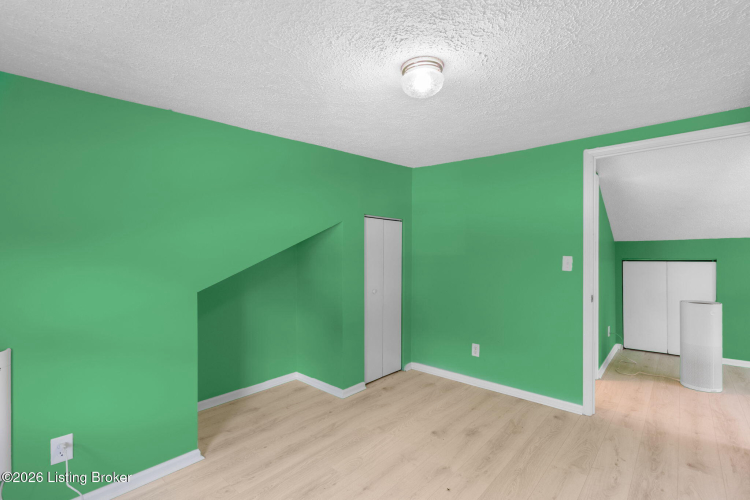 Listing Image 37