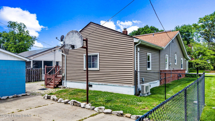 Listing Image 56