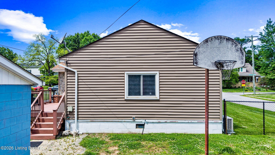 Listing Image 57