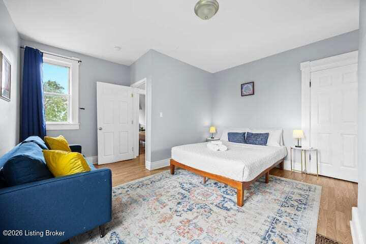 Listing Image 19