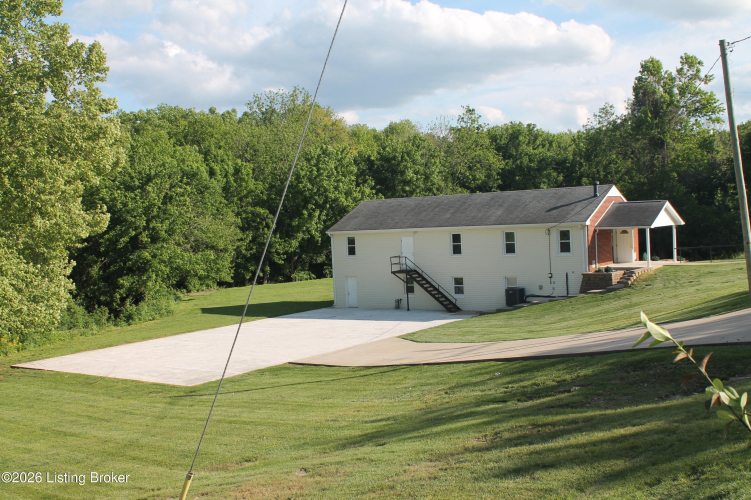 Listing Image 11