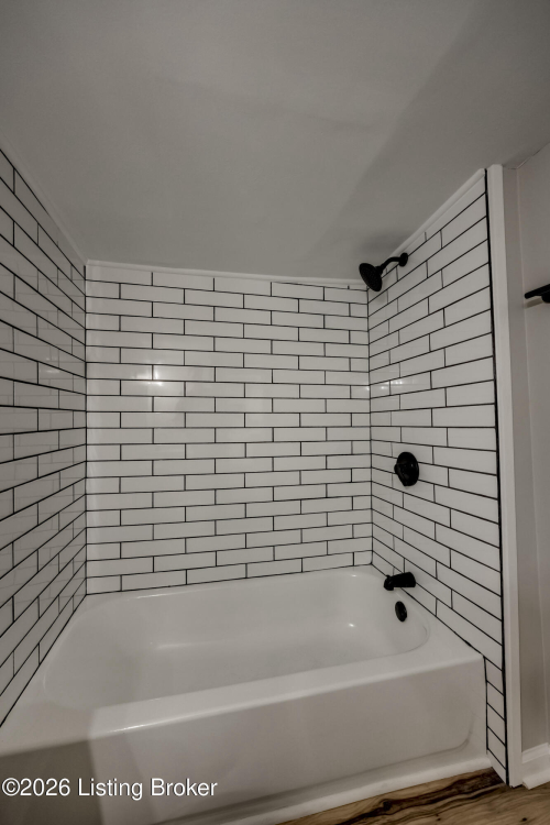 Listing Image 37
