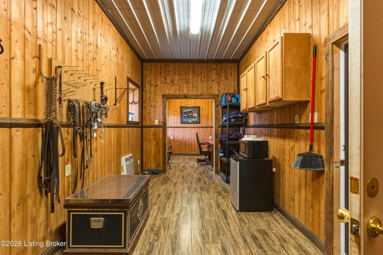 Listing Image 80