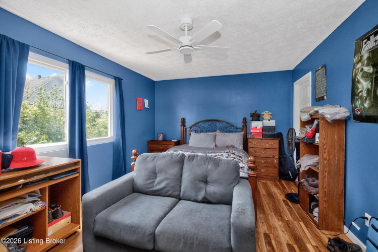 Listing Image 17